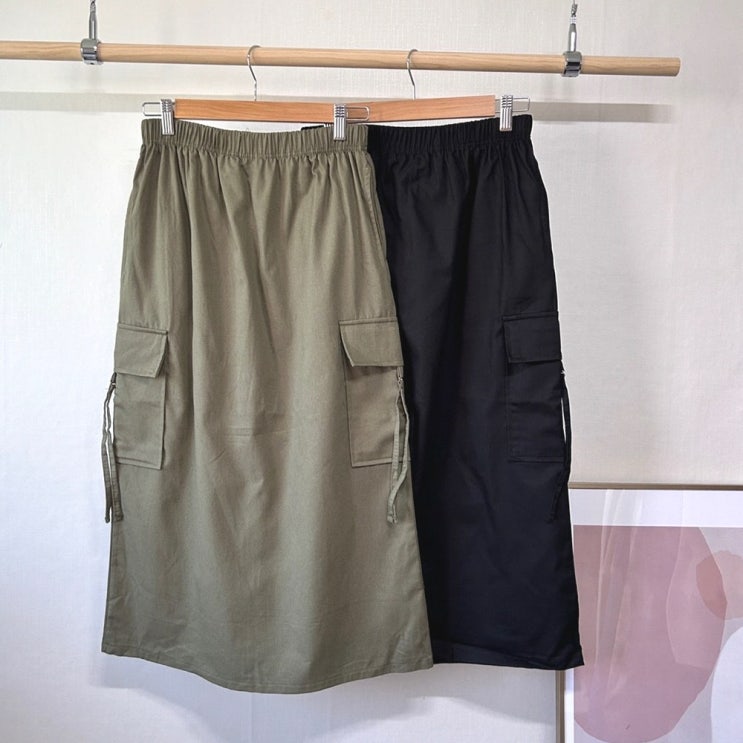  가을 데일리룩 추천 – 편안한 허리 밴딩 카고 포켓 롱 스커트 스타일링