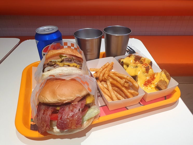  상암맛집, 직장인 급식 지겨울땐 육즙가득 침스버거!