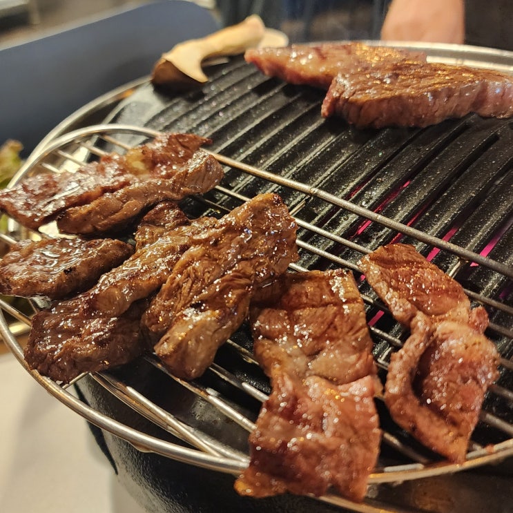  구미 형곡동맛집 고기 구워주는 1++등급 프리미엄한우 서민구이