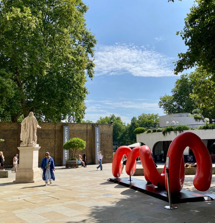  영국 런던 사치 갤러리 Saatchi Gallery 런던 첼시 가볼만한 곳 여행지 미술관