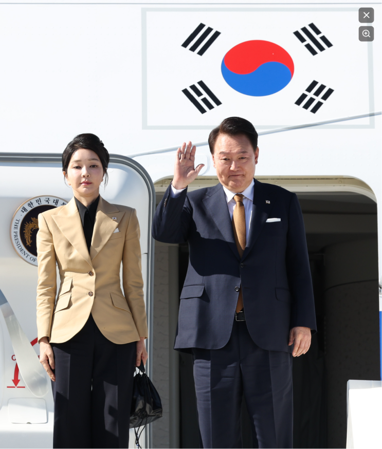윤석열 <b>대통령</b>, <b>체코</b> 공식 방문 <b>마치고</b> 귀국