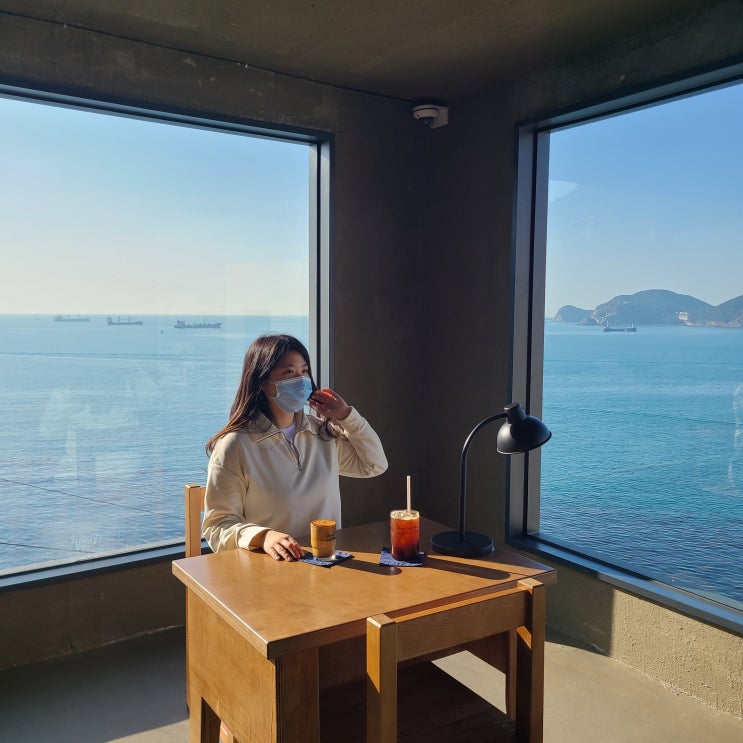  부산 영도 카페 해빙모먼트 흰여울문화마을 데이트