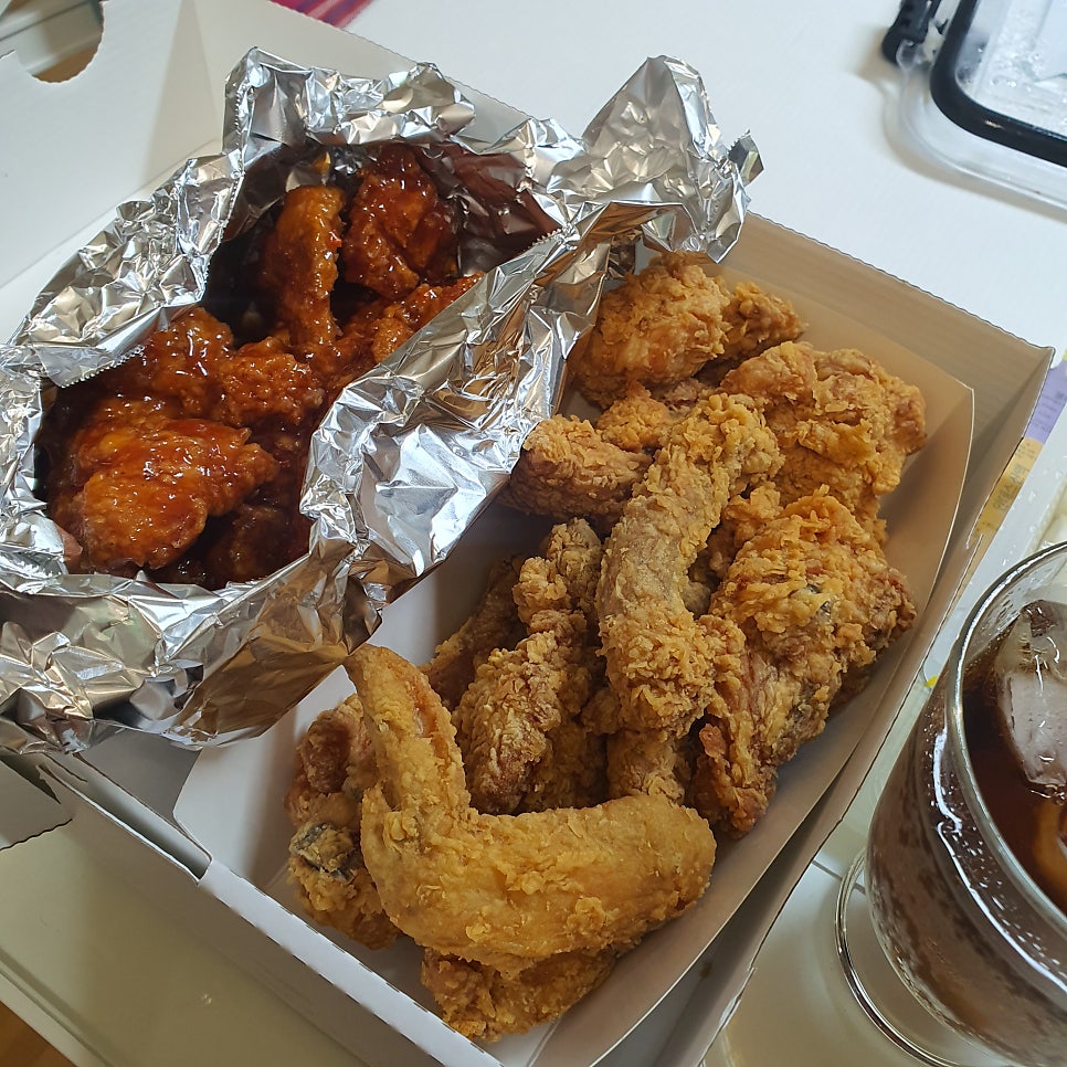 네네치킨 상암점 사진 1