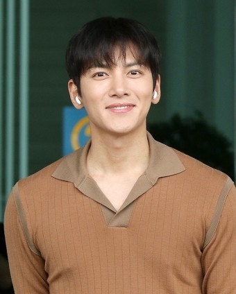  지창욱=강남 비사이드 출연진 하윤경 지창욱 작품활동 프로필 시청률 결혼 나이 나무위키