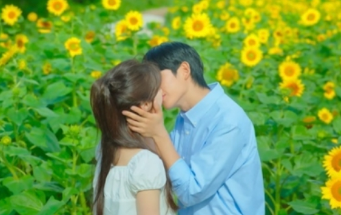 <b>엄마친구아들</b> 11회 : 해바라기 키스신 12회 예고