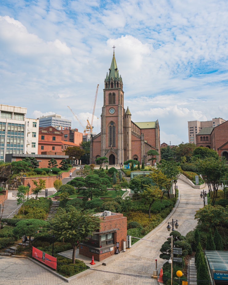  날개 :: 공습경보, 명동 성당, 보름달, 가을, 가짜 까수아리 진짜 까수아리, 아르바이트
