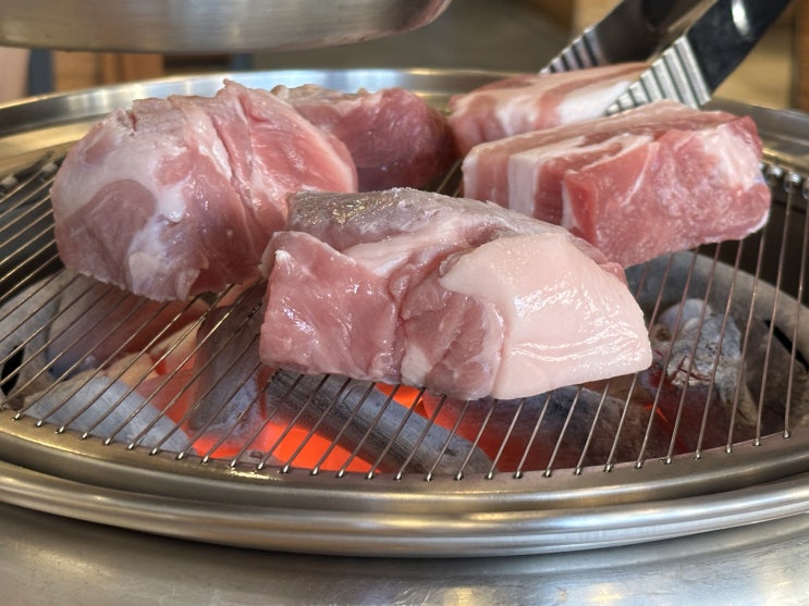  망포동맛집 3월3일 직접 구워주는 한돈 삼겹살