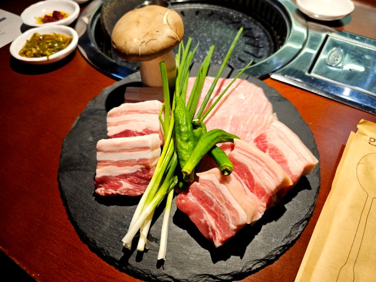  부산 해운대역 맛집-해운대 회식장소로 좋은 구워주는 고기집 [초일육 해운대본점] 주차정보