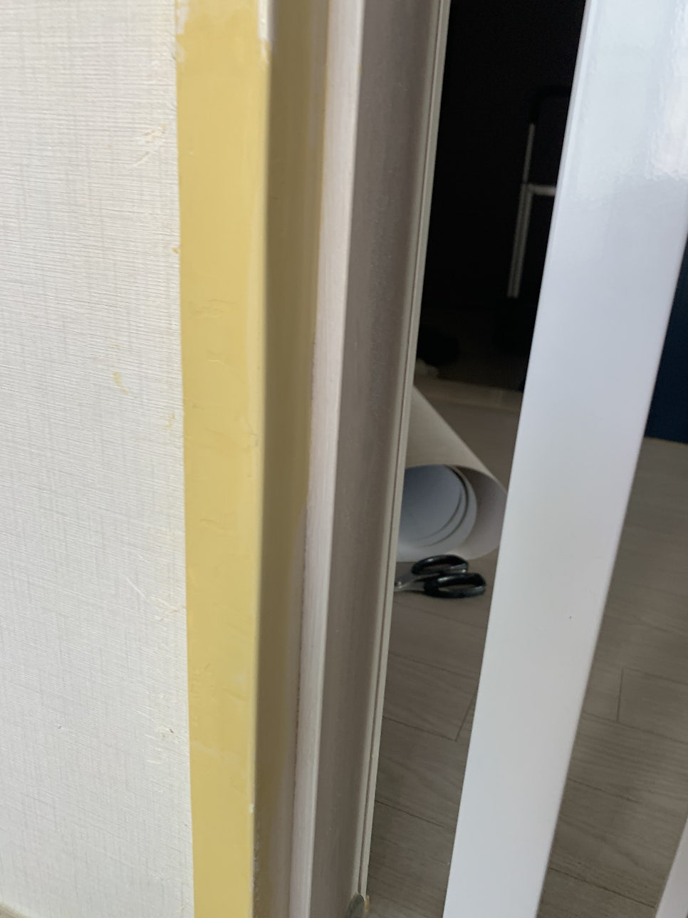 문틀몰딩 긁힌곳 복원 전문