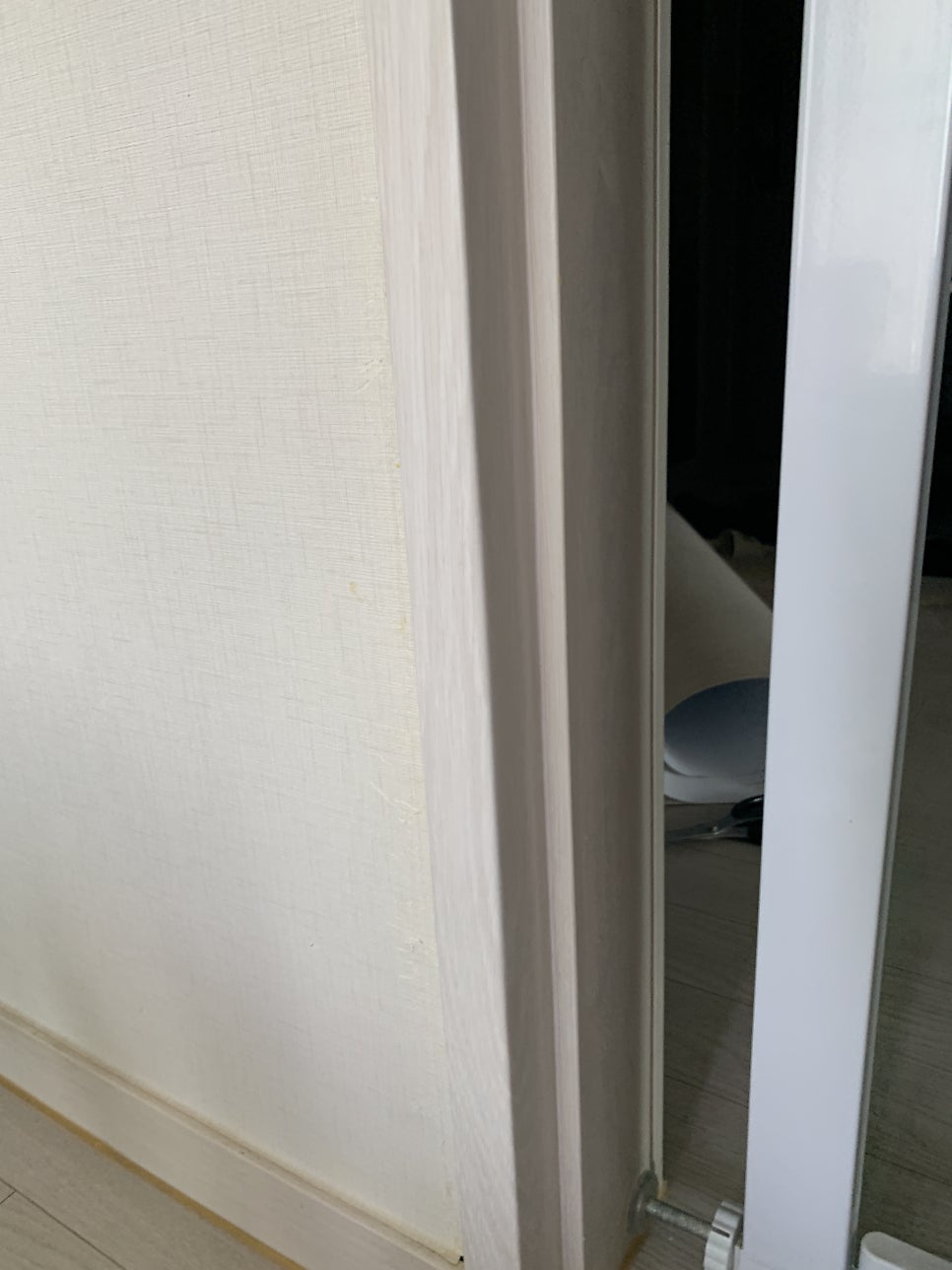 문틀몰딩 긁힌곳 복원 전문