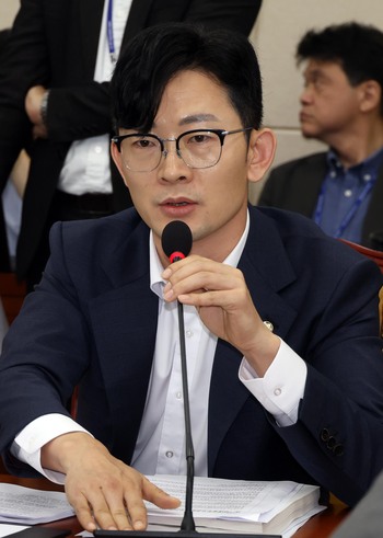 <b>임종석</b>2<b>국가론</b>에 탈북민 박충권의원 &탈북민단체 국회기자회견