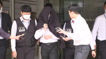 <b>경찰</b> "'환자 천명씩 죽었으면' 게시글 내사…'의사 <b>블랙리스트</b>... 