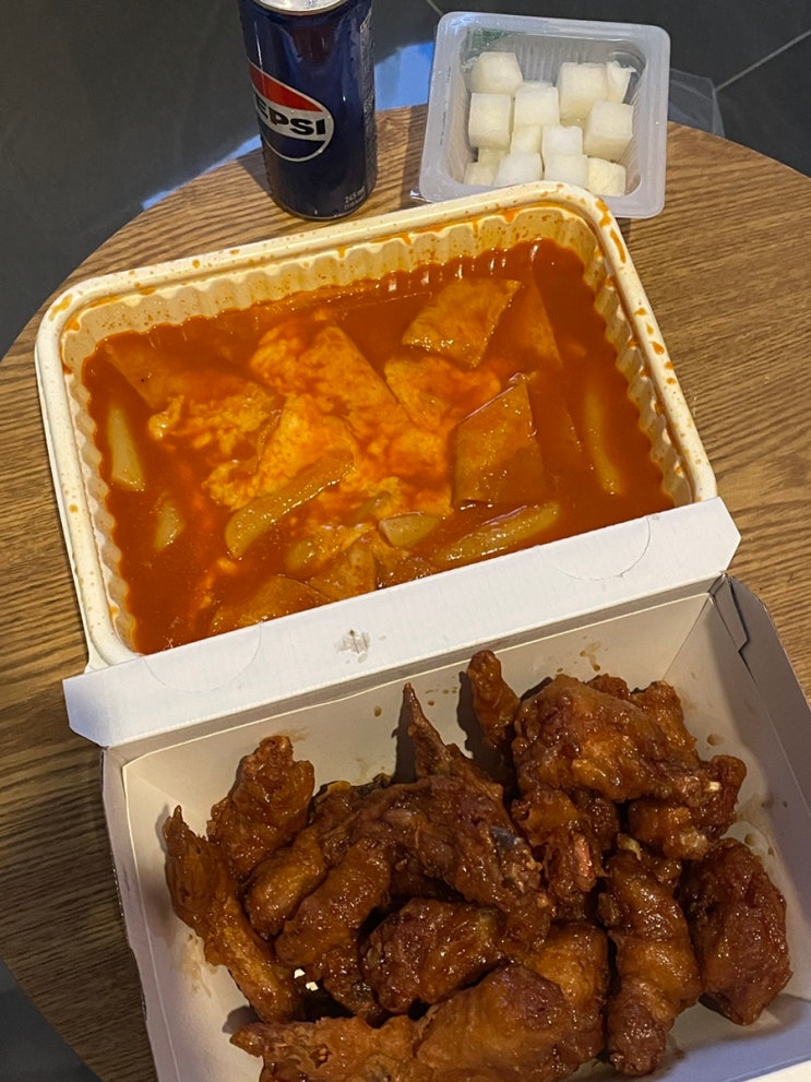  치킨매니아 레게노세트_내돈내산 솔직 후기 / 꿀조합 추천 /맵떡 맵기정도