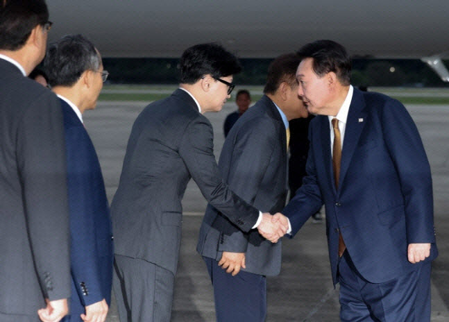 [네이버 뉴스] <b>대통령실</b>, <b>한동훈</b> '<b>독대</b>' 요청 사실상 거부... 