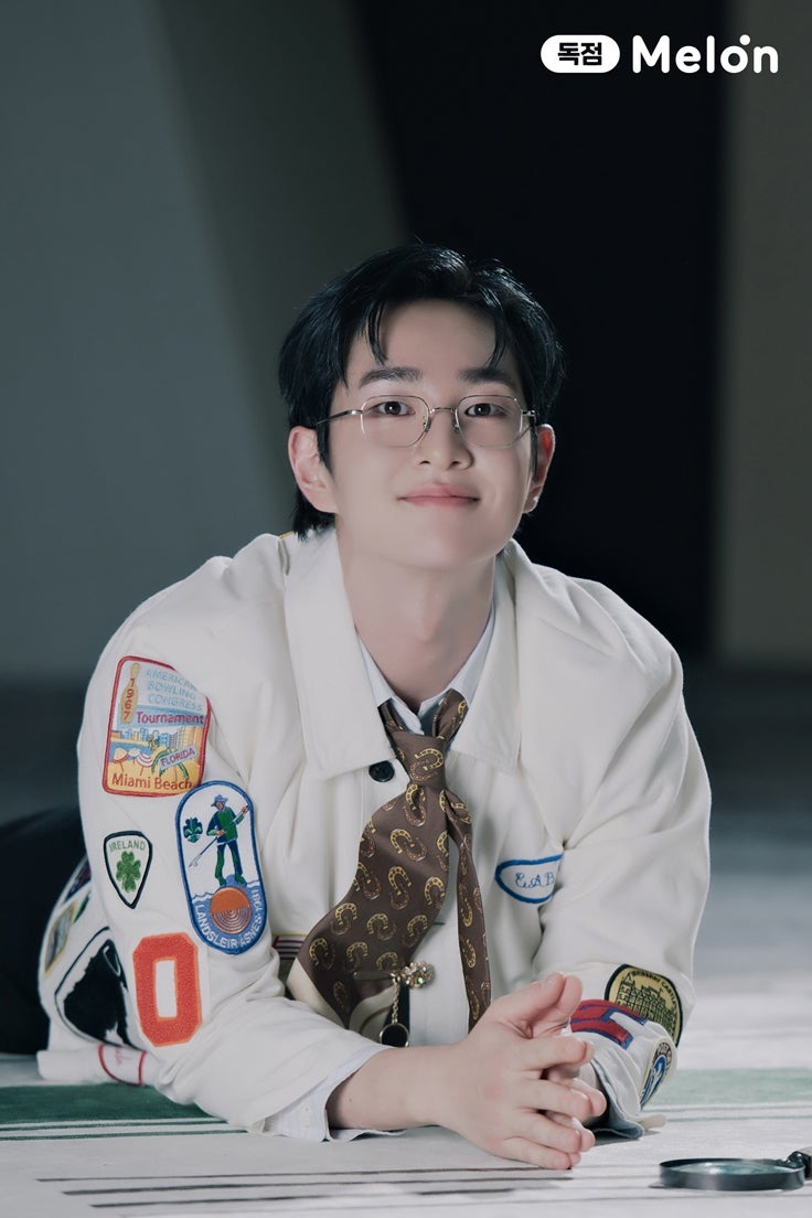 SHINee Onew's Fashion in His Solo Album Jacket