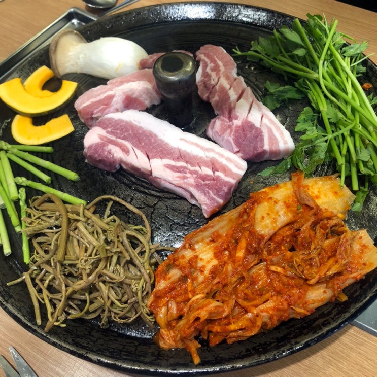  송도 솥뚜껑삼겹살 맛집 미나리 고사리 쌈 무한리필 대박