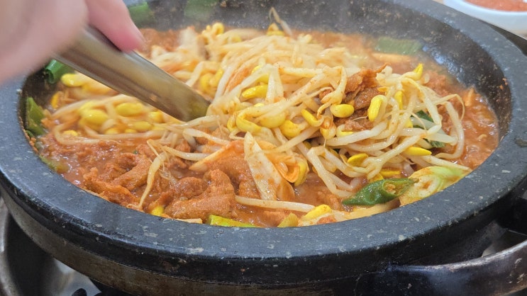  [전주시 완산구] 한양 불고기 - 옛날 한양 불고기, 매콤한 고추장 돼지불백에 콩나물 올려서 먹는 전주식 한양 불고기, 콩나물 불고기, 볶음밥은 필수인 곳.