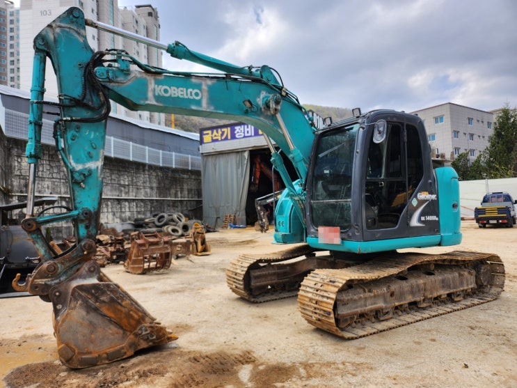  경북 김천시 코벨코 SK140SR 2015년식 숏붐 숏암 06궤도형 중고굴삭기