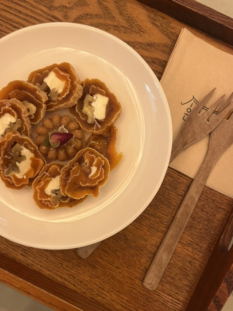  [행궁동 / 행리단길 카페] 한옥의 고즈넉함을 즐기고 싶다면? 감성 한옥카페 온유여월 (온유여월메뉴, 주차, 영업시간)