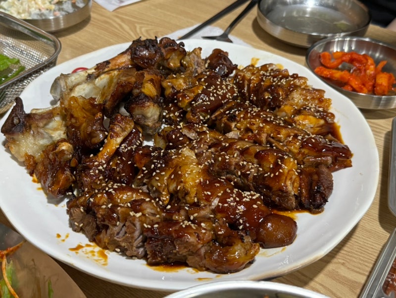 서귀포 중문 바베큐통족구이 중문점에서 족발 막국수