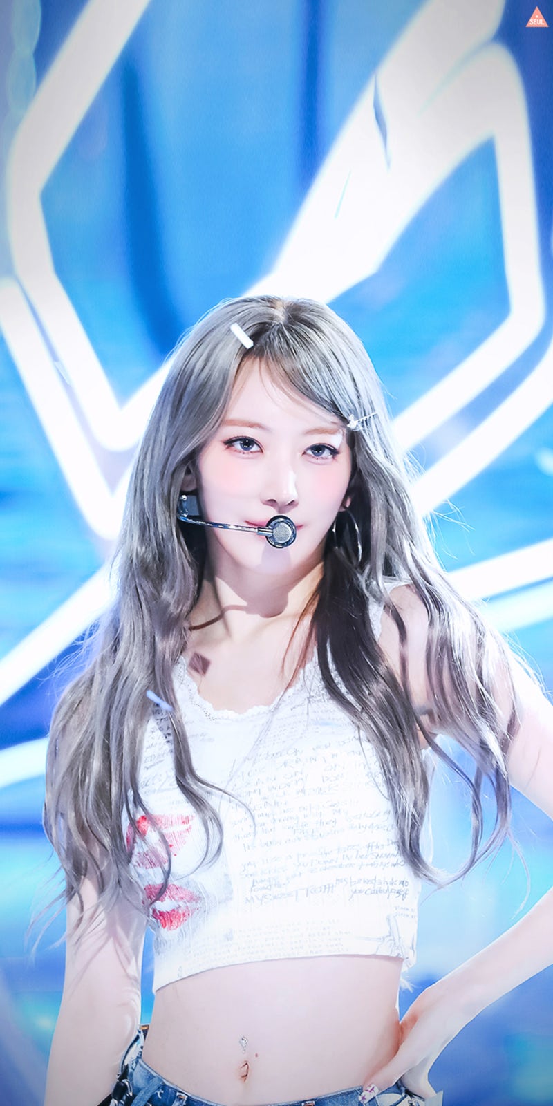 iPhone Wallpaper: LE SSERAFIM Sakura 'CRAZY' Stage Wallpaper by Seuljjang