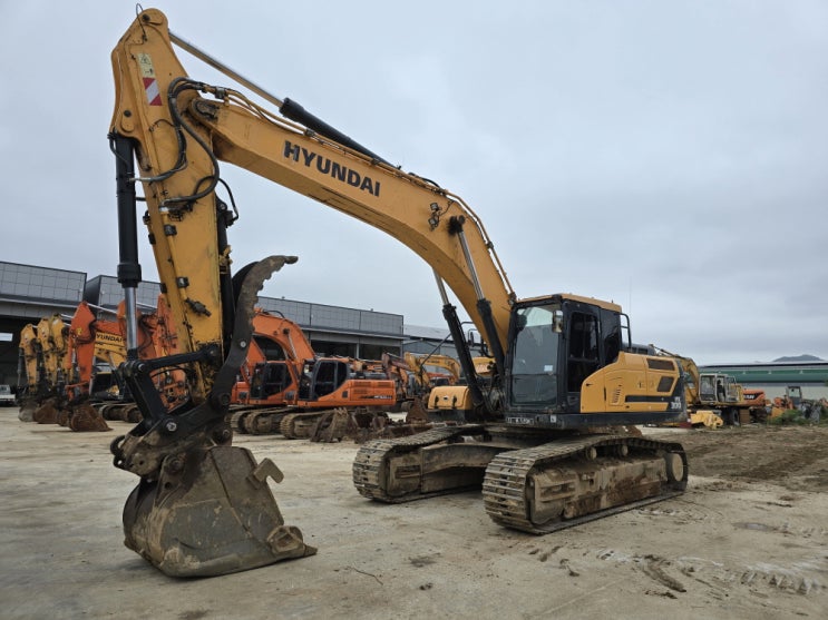  경북 김천시 현대 HX300LC 2018년식 코끼리집게 10 궤도형 중고굴삭기