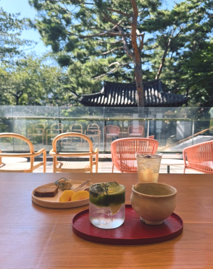 서울 예쁜 카페 풍경 좋은 한옥 티룸 국민대 차담 by 갤러리 스퀘어 나도 가봄 서울 예쁜 카페 풍경 좋은 한옥 티룸 국민대 차담 by 갤러리 스퀘어 나도 가봄