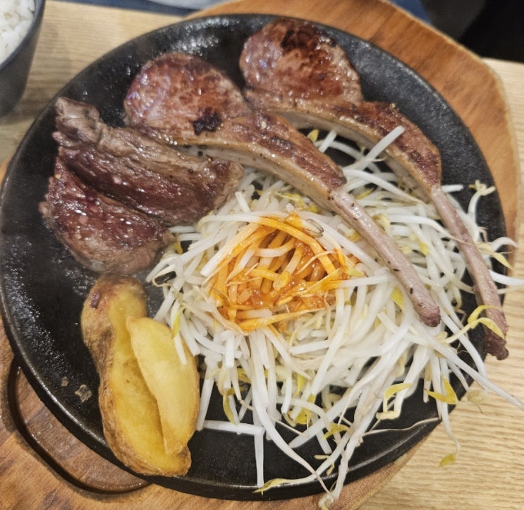  구로디지털단지 맛집 투어 - 철판목장 스테이크 전문점 (부채살, 양갈비, 등심)