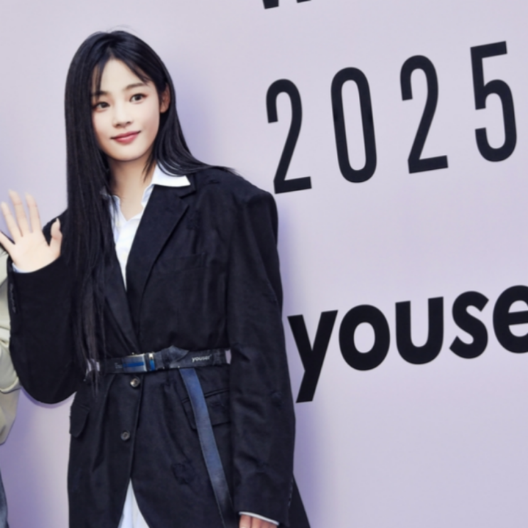 <b>민지</b>, 팬들에게 ‘Bye’…하이브와의 대립 속 드러난 뉴<b>진스</b>... 