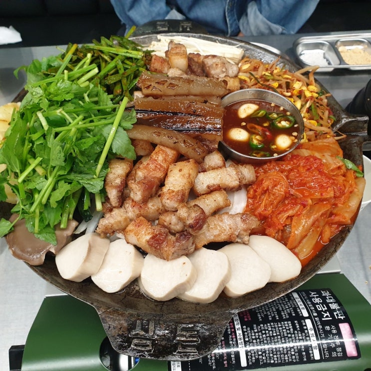 포항 양덕 돼지고기 맛집 『심돈 포항장량점』 통삼겹 한판구이, 사골물밀면 솔직후기 포항 양덕 돼지고기 맛집 『심돈 포항장량점』 통삼겹 한판구이, 사골물밀면 솔직후기