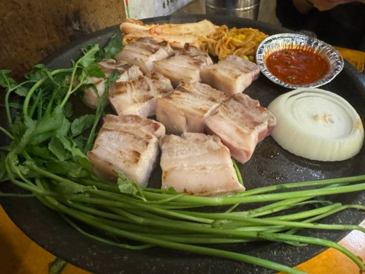  숙대 맛집 탐방: 원동미나리 고기집 방문 후기