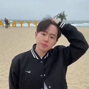 나이키 NSW 어센틱 바시티 자켓 구매 후기 (DQ5011-010)