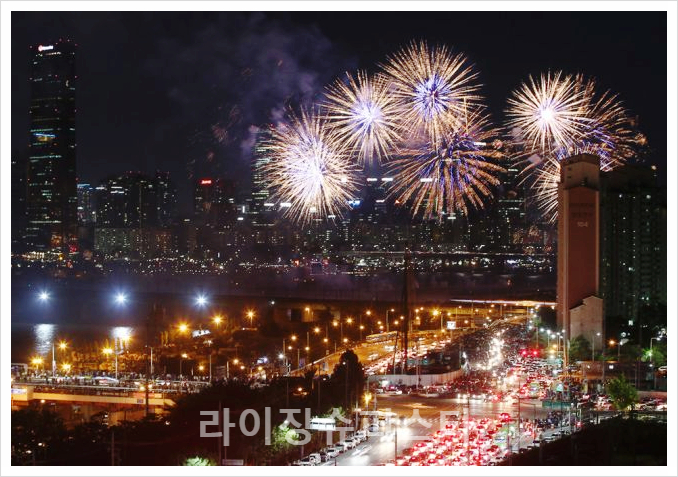  서울 세계 불꽃축제 2024 명당 자리 위치 시간 주차장 호텔 준비물 여의도 한강공원 이촌 반포 마포대교 남산타워 전망대 노량진 사육신