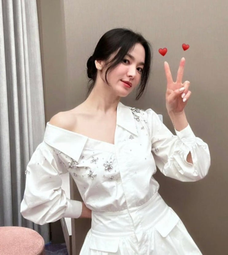  송혜교 인스타그램 패션 코디, 셀프 포트레이트 셔츠 미니 원피스 추천!