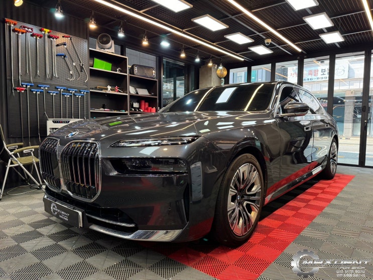  신형 7시리즈 BMW 수리 전문 스크래치 판금도색으로 복원
