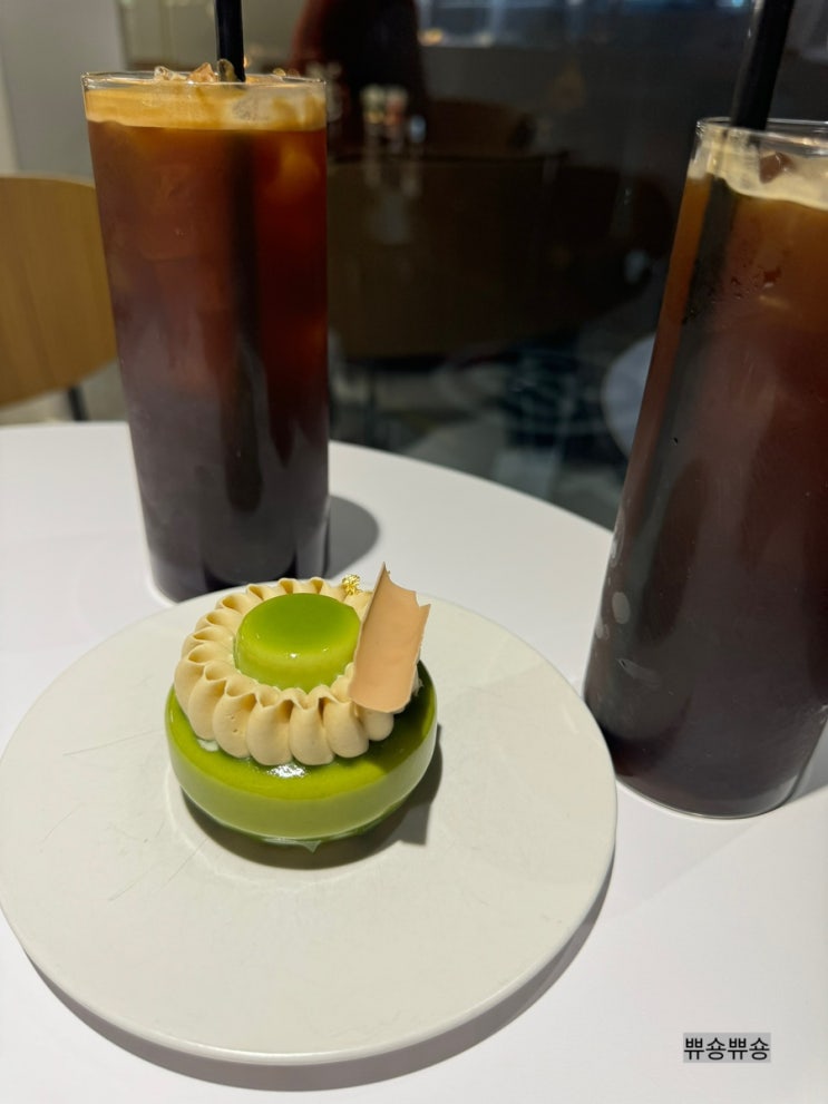  눈과 입을 모두 사로잡는 디저트 맛집 성수카페 서울숲카페  노틀던