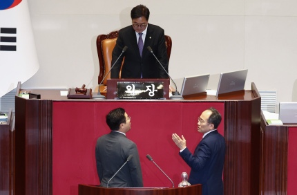 한석훈 국가<b>인권위원</b>회 비상임<b>위원</b> 선출안 부결