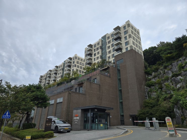  경기광주 문형산길(신현동)  e편한세상테라스오포 402동 욕실 2칸 도기설치 작업 입니다.