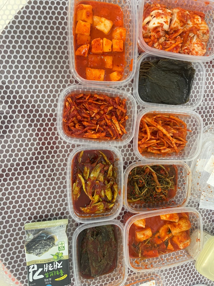  광저우 한인 교회에서 나누어준 반찬으로 한 끼~