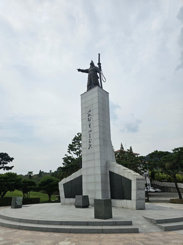  통영 가볼만한곳 이순신공원 산책