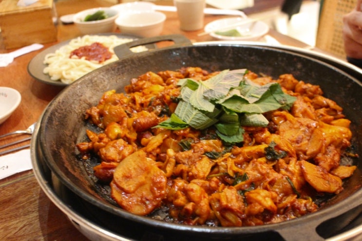  구로디지털단지역 맛집 닭갈비에 감성 한스푼 신림춘천집구디점