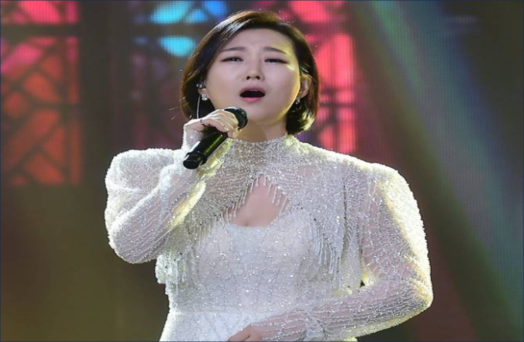 <b>장윤정 콘서트</b> 빈자리 텅텅...14만 3000원 비싼 티켓값