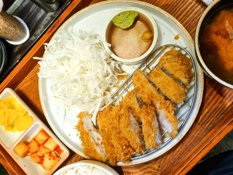  신촌 맛집 카츠업 연세대 학생들의 점심 혼밥 핫플
