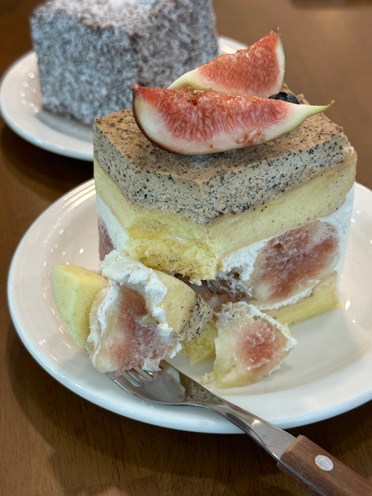  광주 수완지구 카페 케이크 맛집추천 뽀얌더베이크 내돈내산