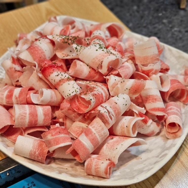  부산 반여동 맛집 가성비 고기집으로 추천하는 뚱삼이와 대삼이 반여직영점