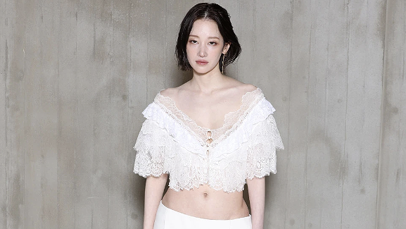  전종서 골반 논란 잠재운 파리 끌로에 패션쇼 현장