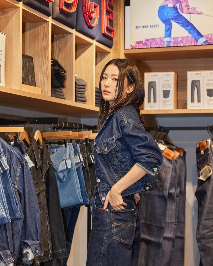  레드벨벳 슬기 리바이스 팝업 매장방문 인스타그램 데님패션 코디