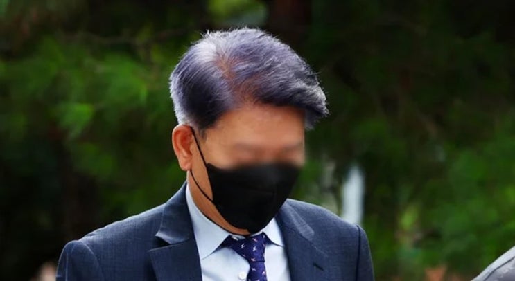 '<b>손태승 회장</b> 친인척 부당대출' 우리은행 전 본부장 <b>구속</b>, "증거... 