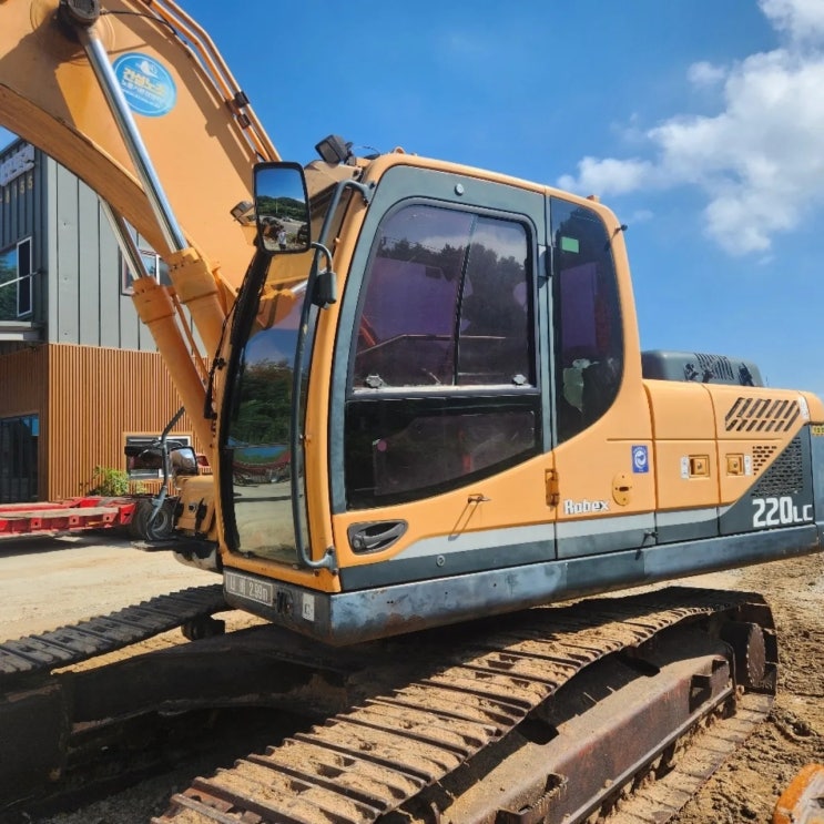 현대 R220LC 2013년식 4500만원 판매합니다. 현대 R220LC 2013년식 4500만원 판매합니다.