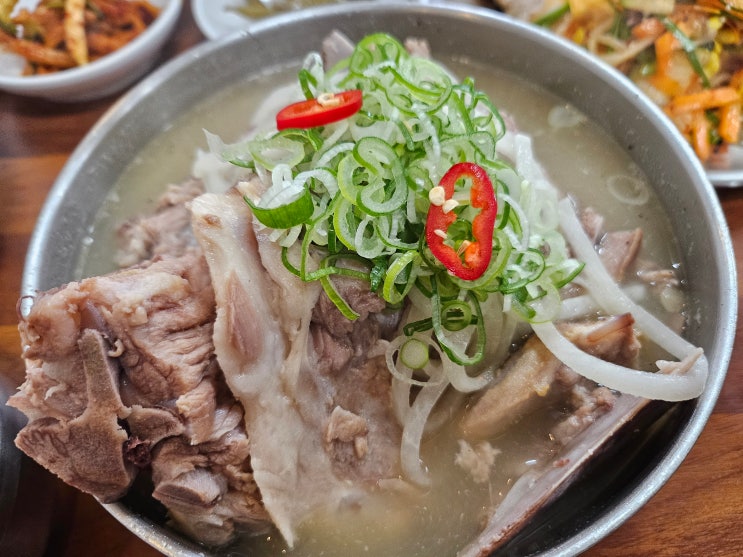  제주공항근처 아침식사 혼밥 하기 좋은 곳 "용두네해장국" 접짝뼈국 내돈내먹후기
